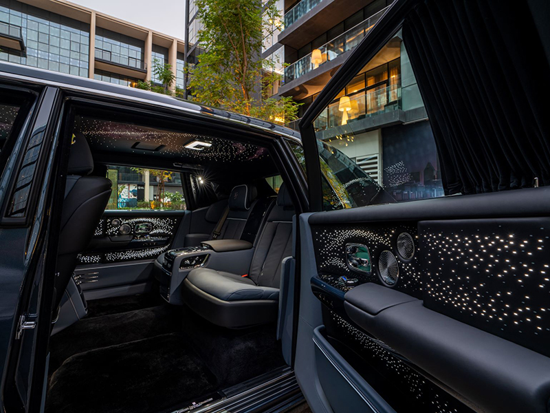 فانتوم تيمبوس النادرة من رولز رويس تصل إلى دبي